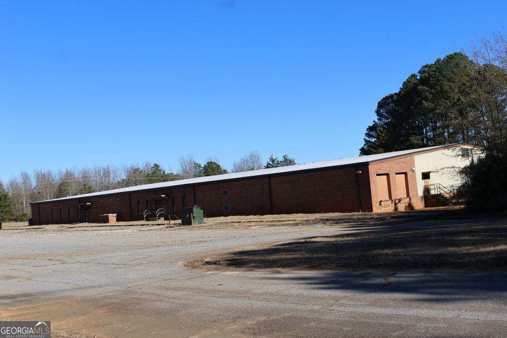 225 Clover Avenue, Comer, GA 30629 — exterior