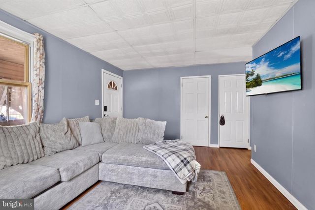 6 AVENAL RD, Baltimore, MD 21221