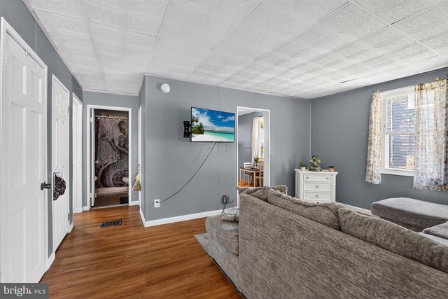 6 AVENAL RD, Baltimore, MD 21221