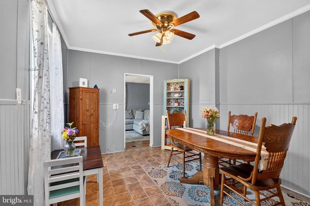 6 AVENAL RD, Baltimore, MD 21221