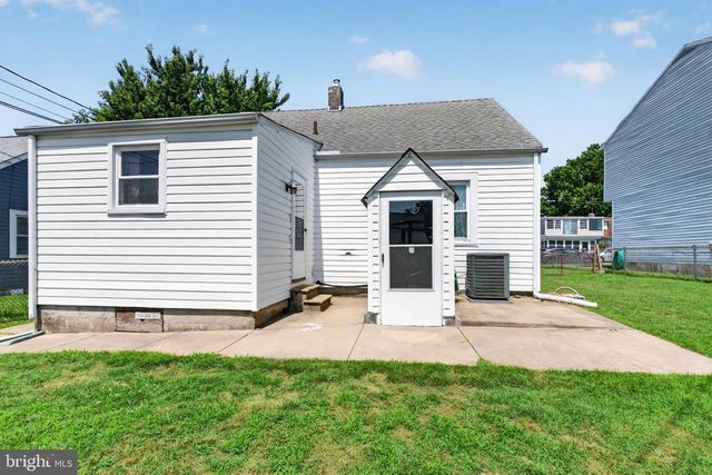 6 AVENAL RD, Baltimore, MD 21221