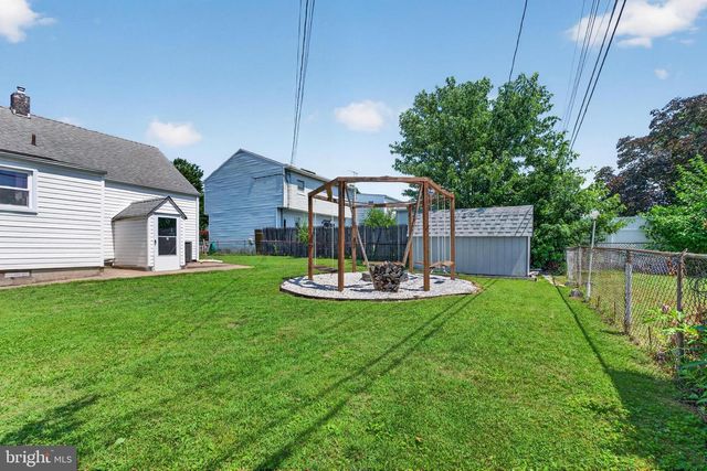 6 AVENAL RD, Baltimore, MD 21221