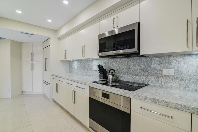 100 SE 5th Avenue 305, Boca Raton, FL 33432