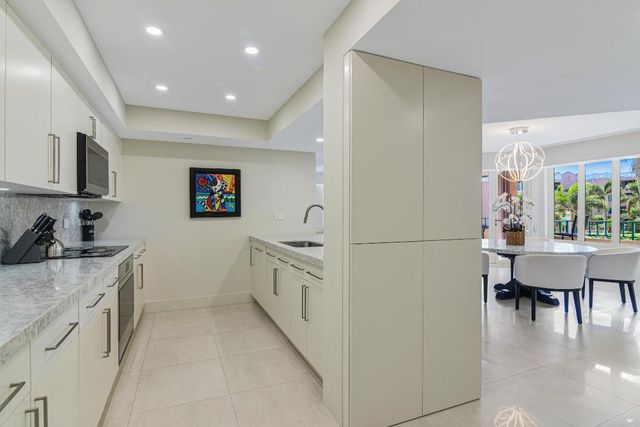 100 SE 5th Avenue 305, Boca Raton, FL 33432