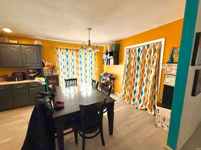 245 E Schlomer Road, Vincennes, IN 47591