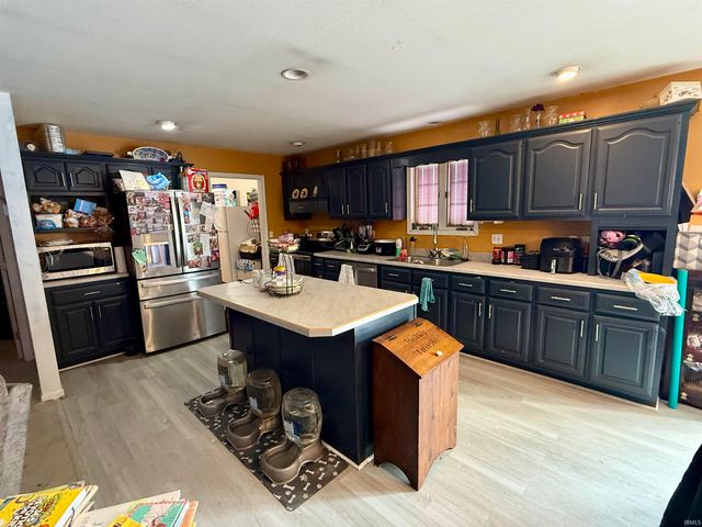 245 E Schlomer Road, Vincennes, IN 47591