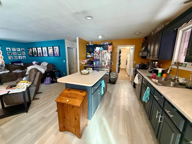 245 E Schlomer Road, Vincennes, IN 47591