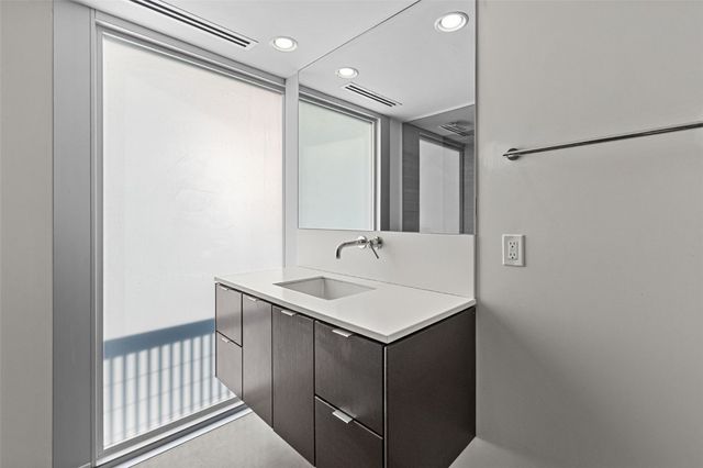 201 E Washington Street 701, Iowa City, IA 52240