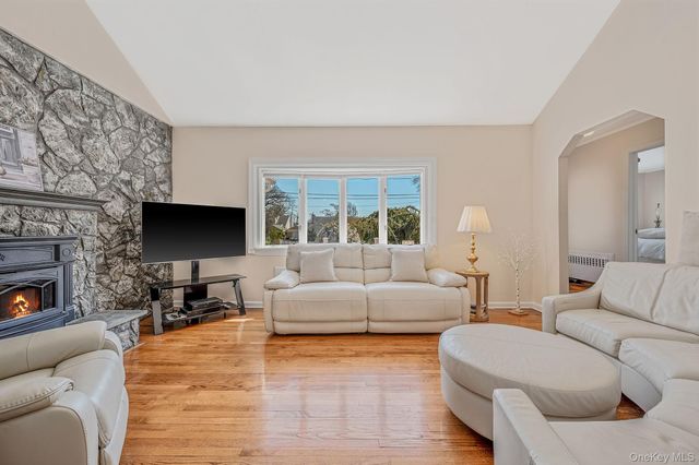 1672 Eyre Place, North Bellmore, NY 11710