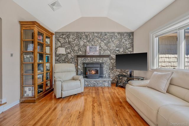 1672 Eyre Place, North Bellmore, NY 11710