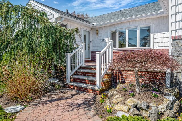 1672 Eyre Place, North Bellmore, NY 11710