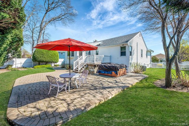 1672 Eyre Place, North Bellmore, NY 11710