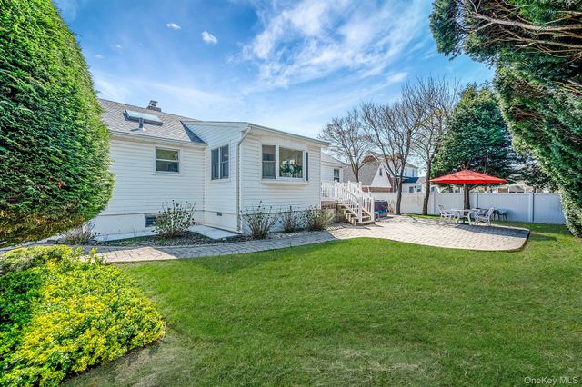 1672 Eyre Place, North Bellmore, NY 11710