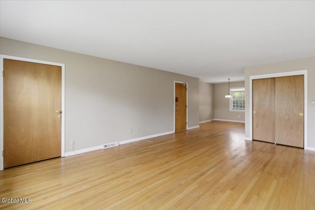 11 Kensington Court APT 4, Bethlehem, NY 12054