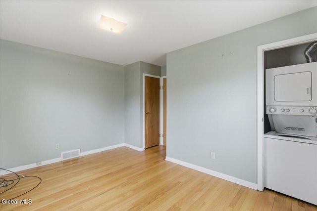 11 Kensington Court APT 4, Bethlehem, NY 12054