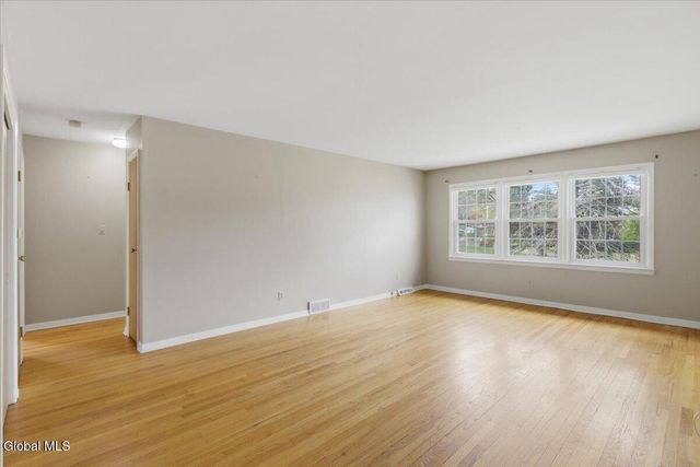 11 Kensington Court APT 4, Bethlehem, NY 12054
