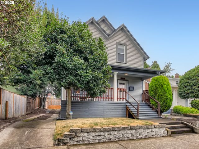 121 Ne KNOTT St, Portland, OR 97212