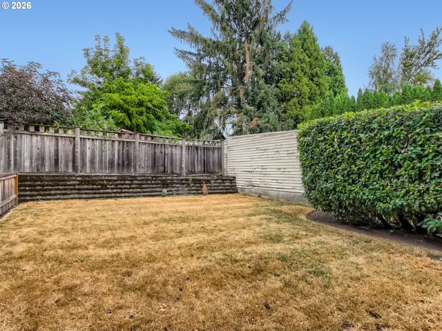 121 Ne KNOTT St, Portland, OR 97212
