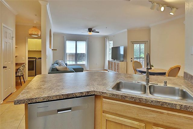 2407 COURTNEY MEADOWS COURT 103, Tampa, FL 33619