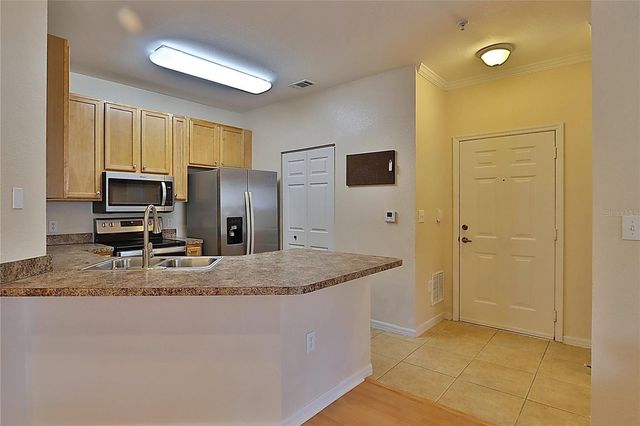 2407 COURTNEY MEADOWS COURT 103, Tampa, FL 33619