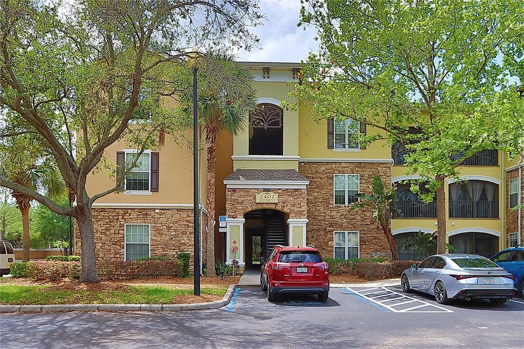2407 COURTNEY MEADOWS COURT 103, Tampa, FL 33619