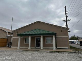 1002 S Byers Avenue, Joplin, MO 64801