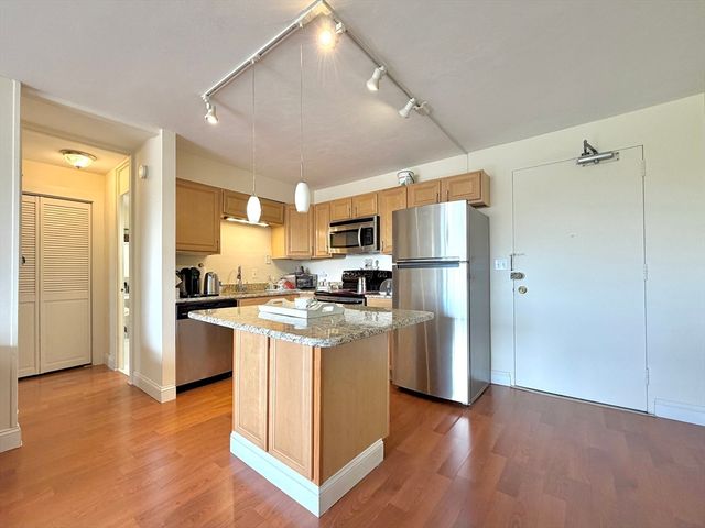 29 Concord Ave 706, Cambridge, MA 02138