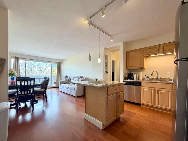 29 Concord Ave 706, Cambridge, MA 02138