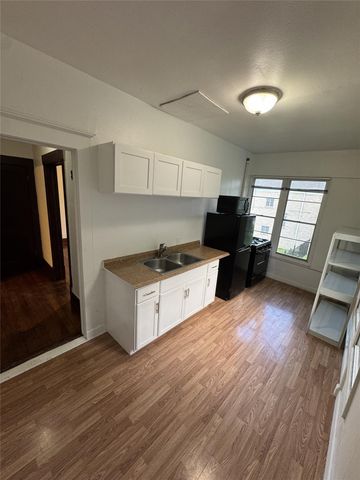 1612 Heights Boulevard B, Houston, TX 77008