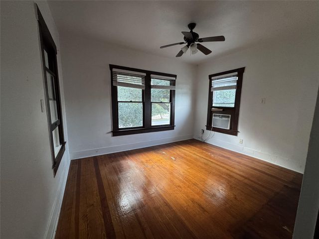 1612 Heights Boulevard B, Houston, TX 77008