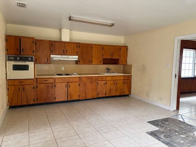 3425 Laura Street, Tallahassee, FL 32305