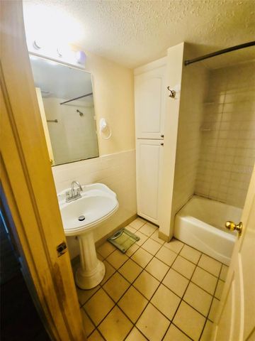 14 HAMILTON HEATH DRIVE B, Tampa, FL 33604