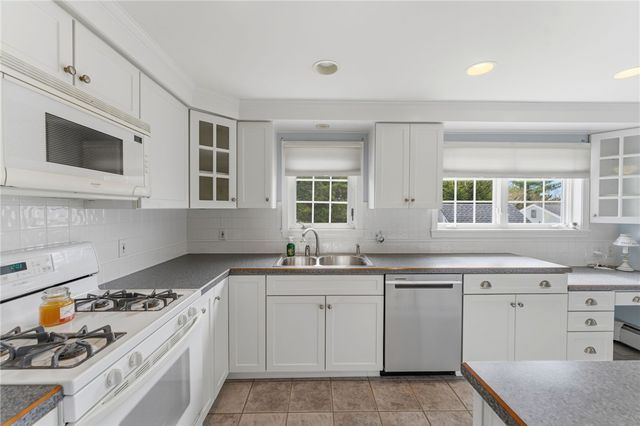 112 Jacksonia Drive, North Providence, RI 02911