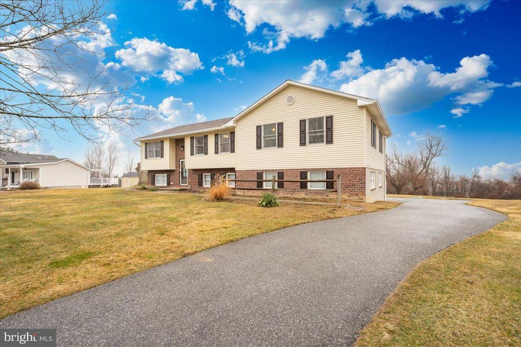 1589 SMILEY DR, New Windsor, MD 21776