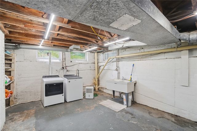 3 E Xenia Drive, Fairborn, OH 45324