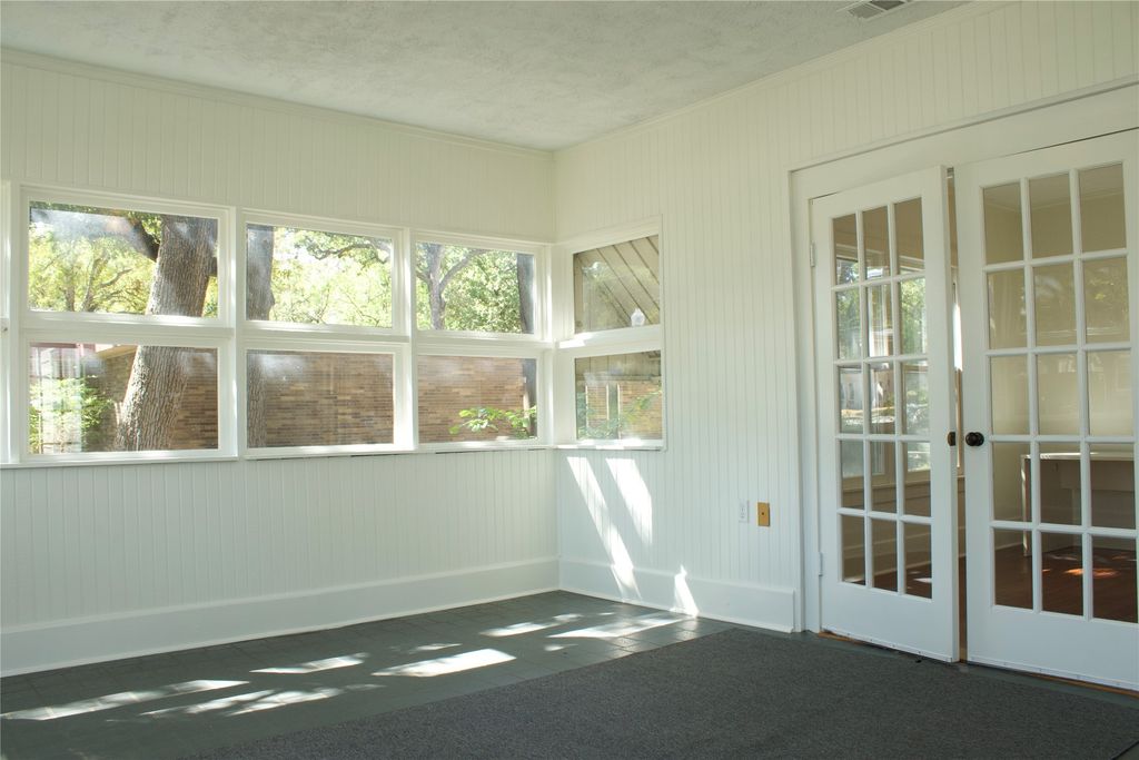 215 S OConnor Road, Irving, TX 75060 — photo 5