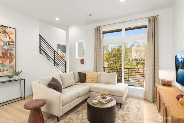 16023 SE 31st Lane, Bellevue, WA 98008