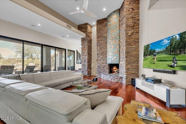 10040 E HAPPY VALLEY Road 300, Scottsdale, AZ 85255