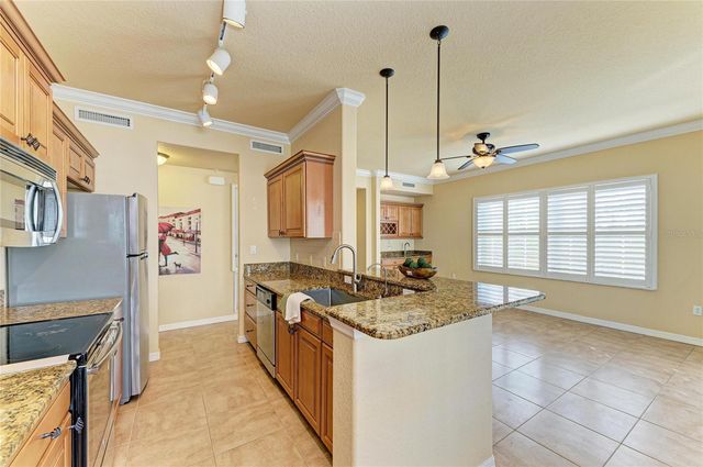 500 SAN LINO CIRCLE 521, Venice, FL 34292