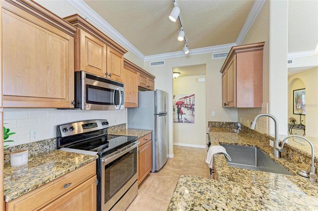 500 SAN LINO CIRCLE 521, Venice, FL 34292