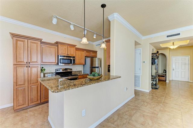 500 SAN LINO CIRCLE 521, Venice, FL 34292