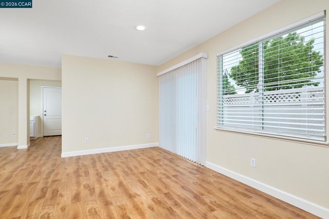 231 Whimbrel Cir, Pittsburg, CA 94565