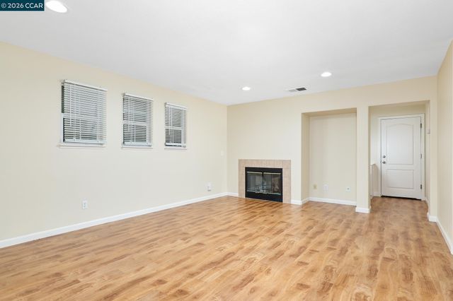 231 Whimbrel Cir, Pittsburg, CA 94565