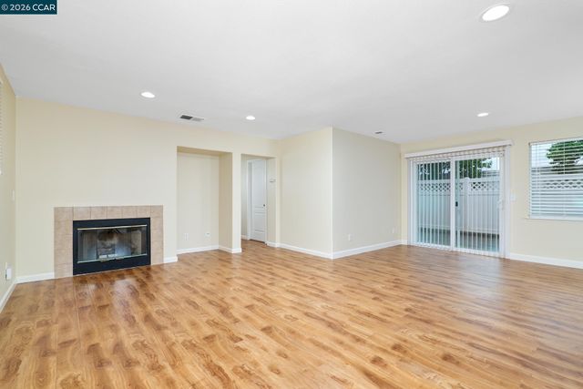 231 Whimbrel Cir, Pittsburg, CA 94565