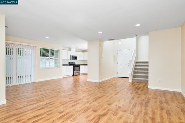 231 Whimbrel Cir, Pittsburg, CA 94565