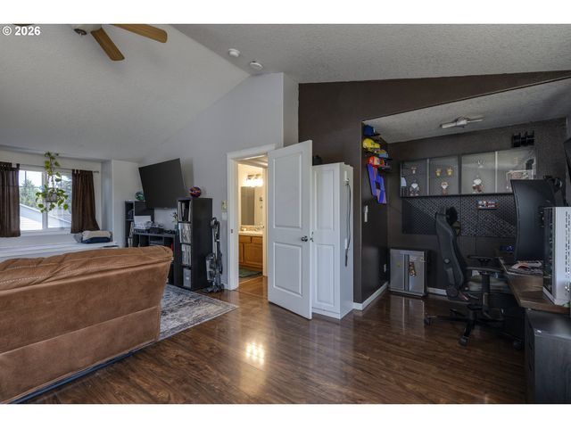 1198 FILBERT St, Jefferson, OR 97352