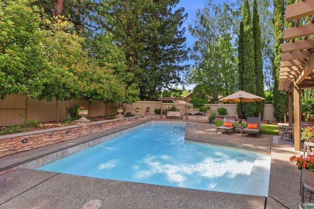 2016 Idaho Mine Ct, Gold River, CA 95670