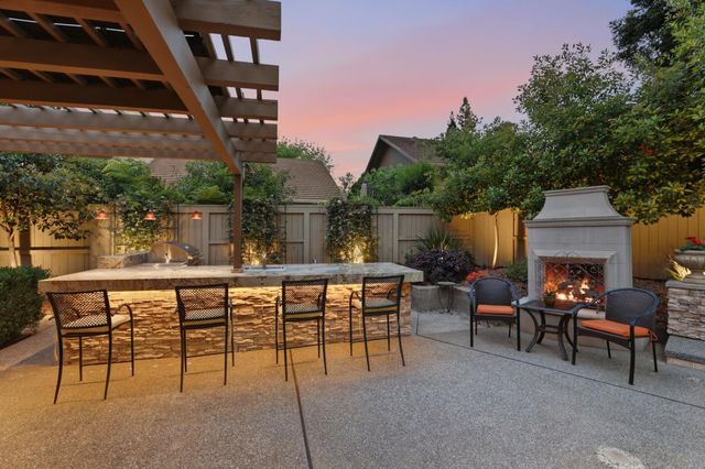 2016 Idaho Mine Ct, Gold River, CA 95670