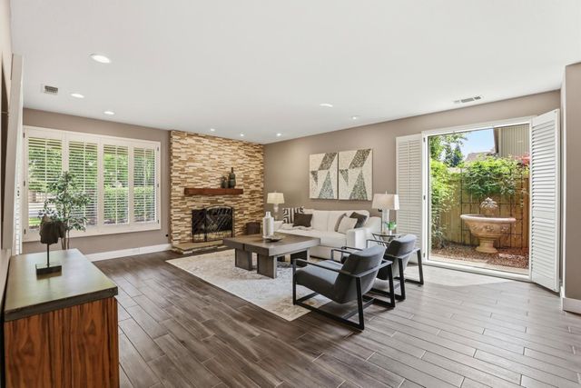 2016 Idaho Mine Ct, Gold River, CA 95670