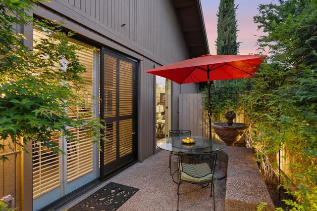 2016 Idaho Mine Ct, Gold River, CA 95670